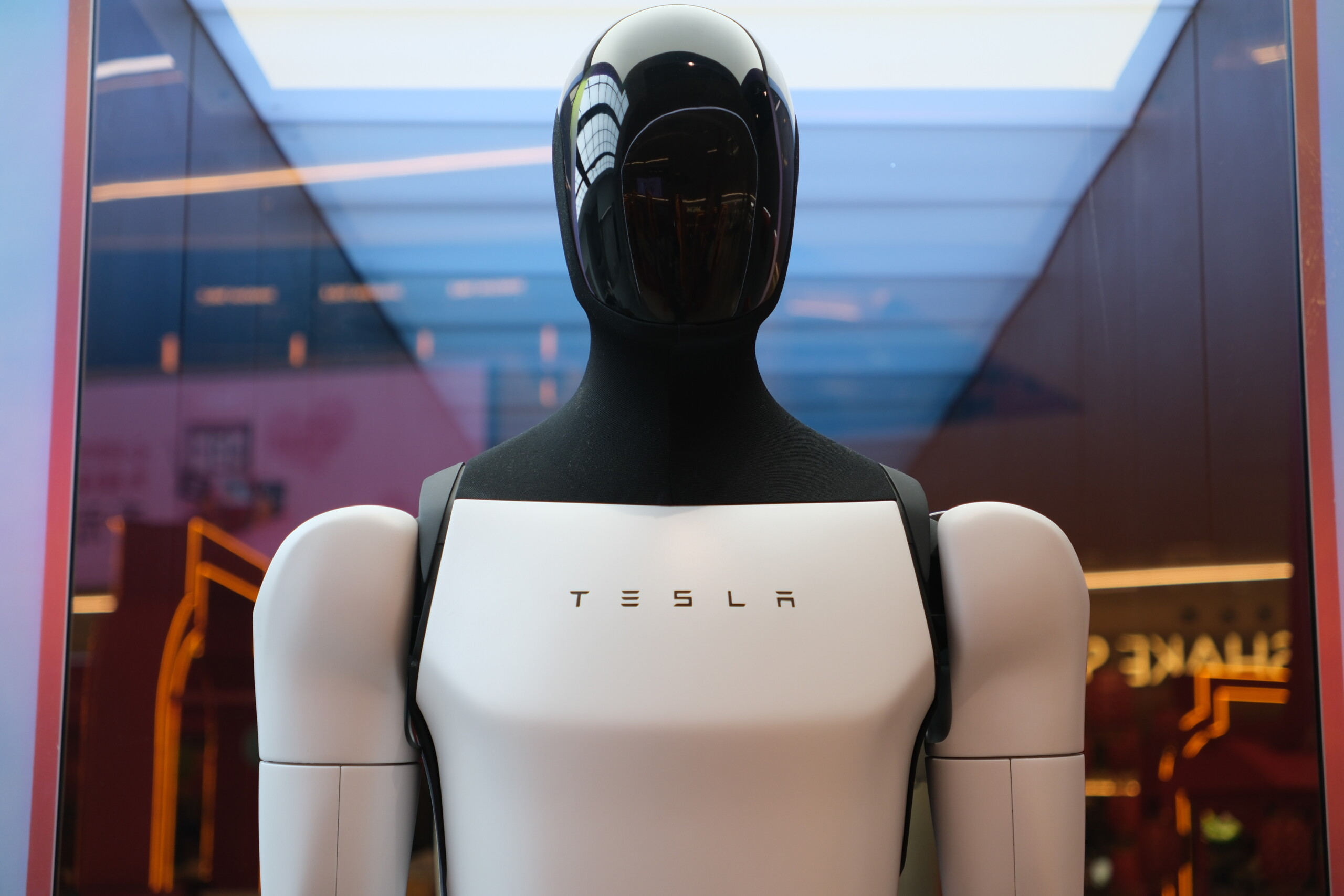 Autonom, humanoid, skalierbar:  Tesla (i) denkt in neuen Dimensionen.  Robotaxis & Roboter bieten Megapotenzial.