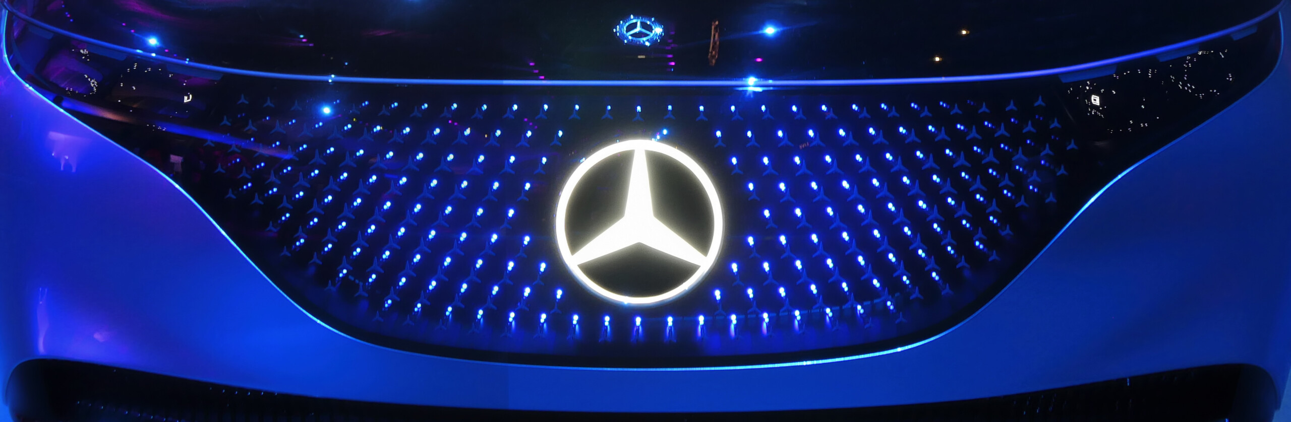 Mercedes-Benz: Autobauer verbucht Gewinnrückgang von 43 % im 1. Quartal 2025!