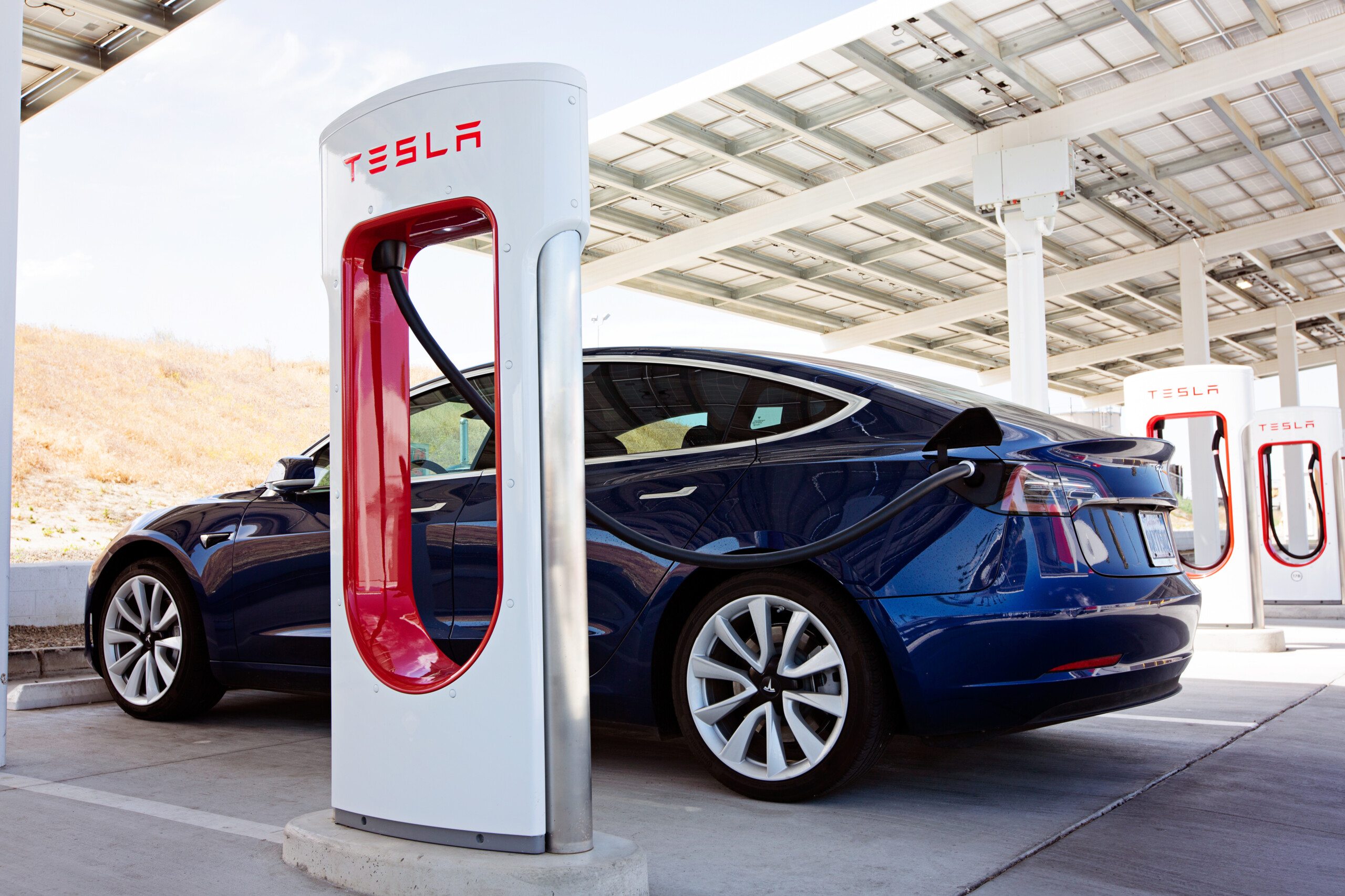 Tesla: Marktanteil in Europa stürzt weiter ab – doch das Comeback ist in Planung!