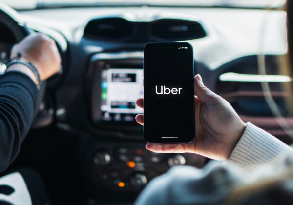 Uber bleibt trotz 18 % mehr Fahrten hinter den Erwartungen! Übernahme von Trendyol GO und Deals mit autonomen Fahrdiensten!