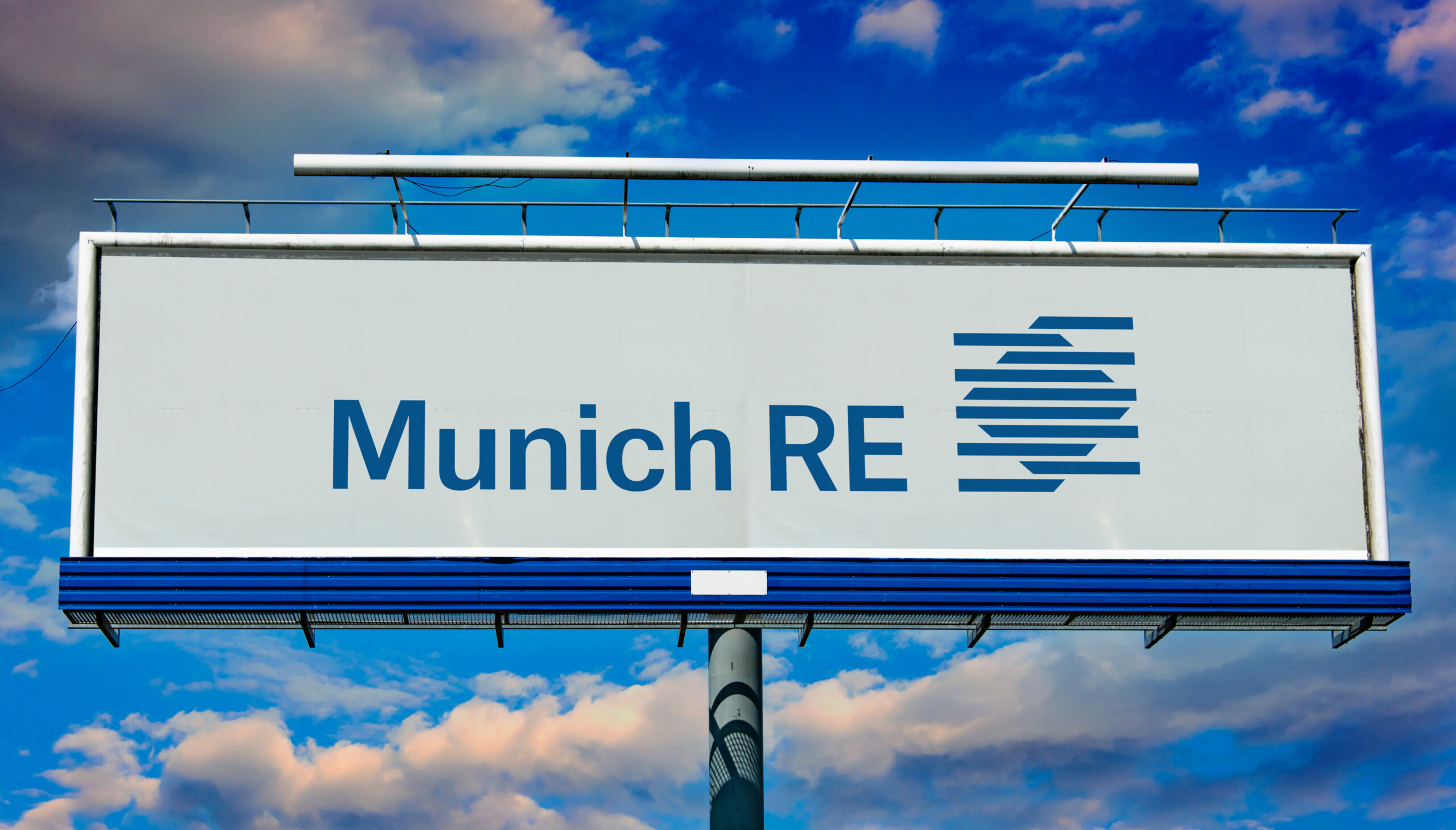 Münchener Rück: Schwaches Q1, aber 6 Mrd. Euro Gewinnziel. Das KGV beträgt günstige 12.