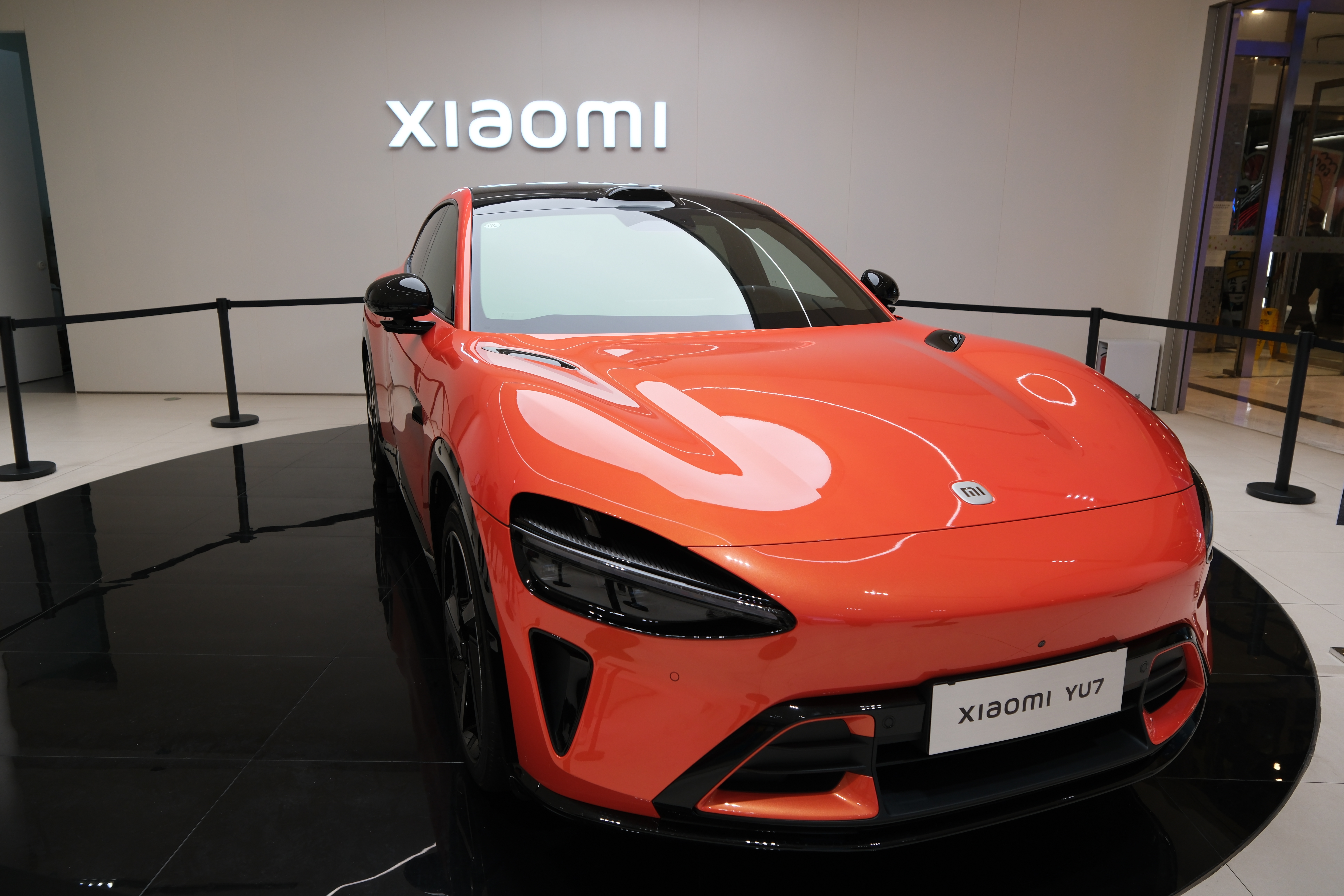 Xiaomi: Mit dem YU7 greift der Tech-Konzern Tesla im Elektro-SUV-Markt an!