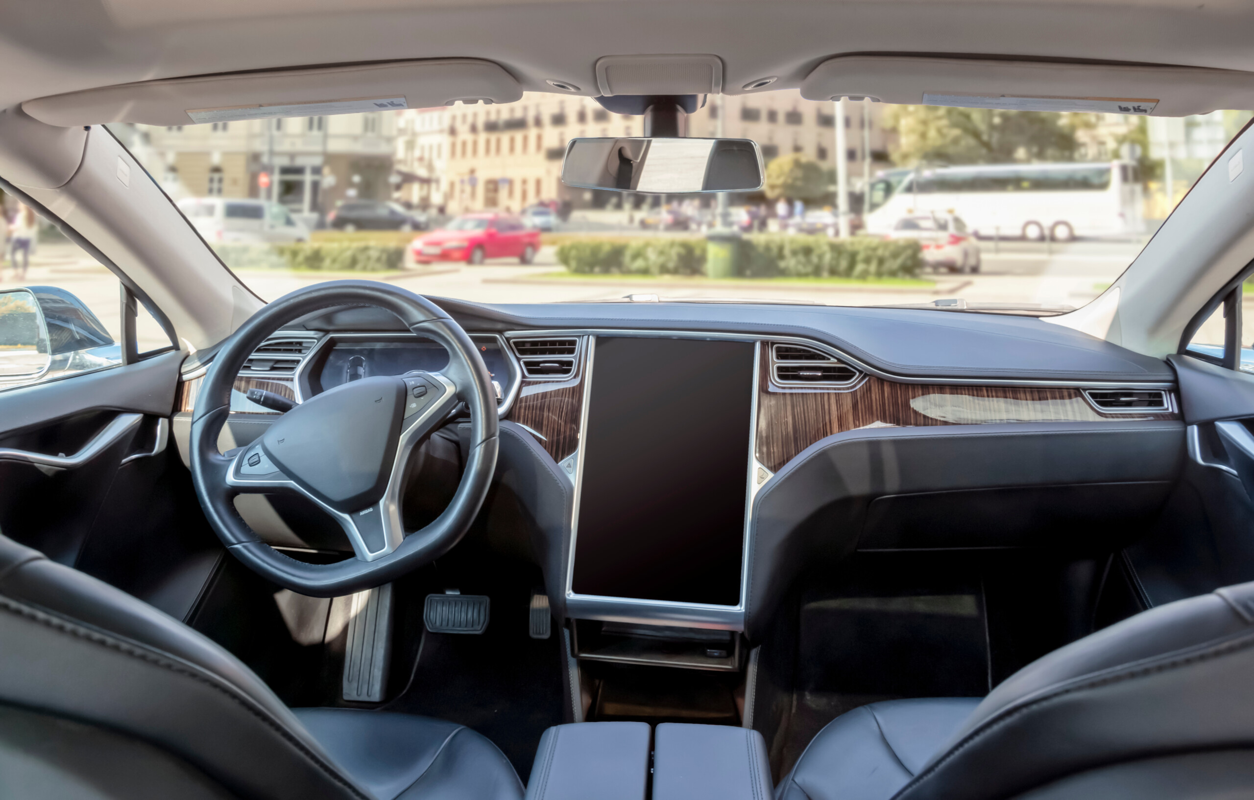 Tesla: Zum ersten Mal liefert sich ein Serienfahrzeug vollkommen autonom an Kunden aus!