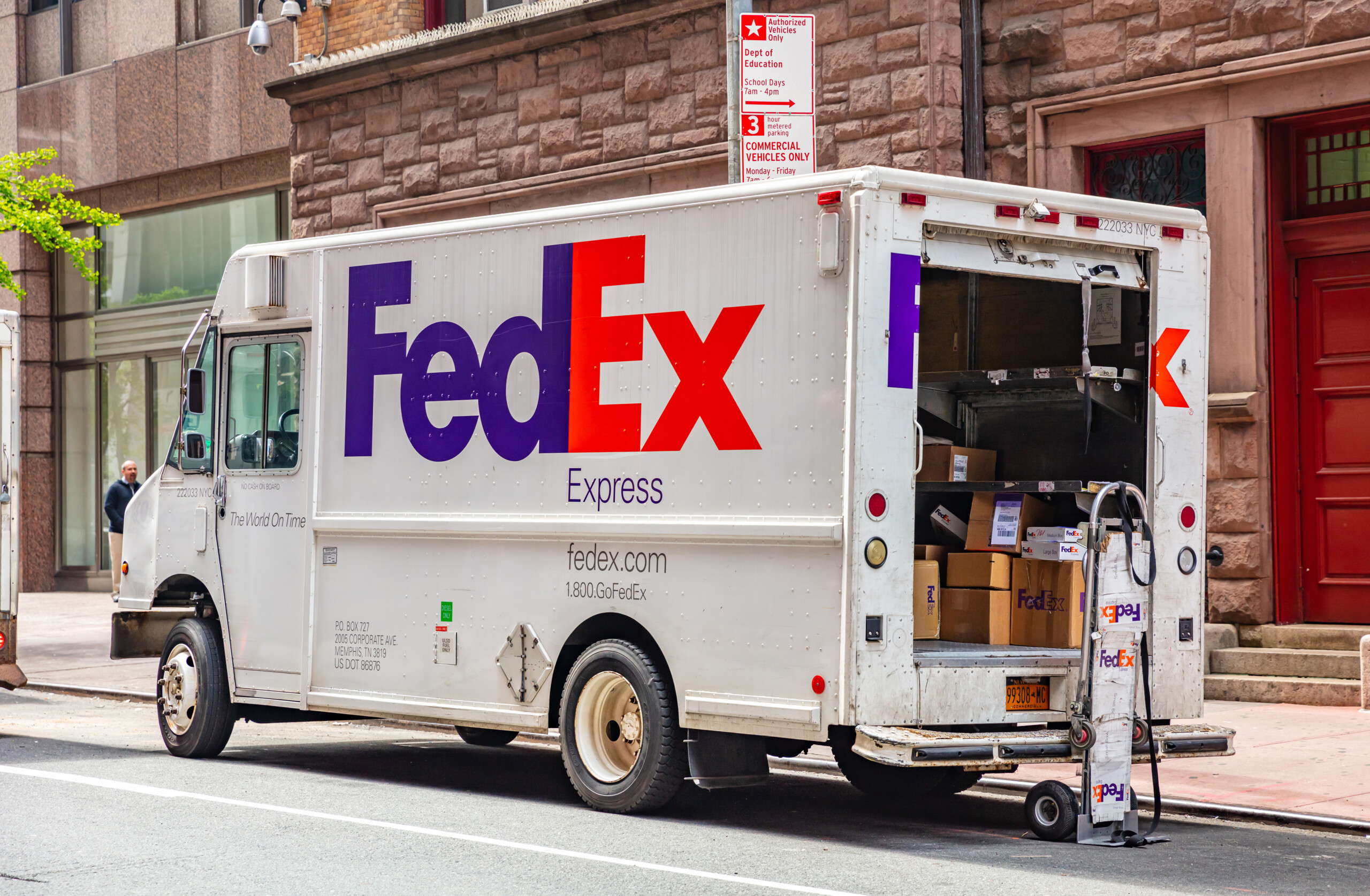 FedEx enttäuscht mit Ausblick – trotz solider Zahlen wächst die Unsicherheit