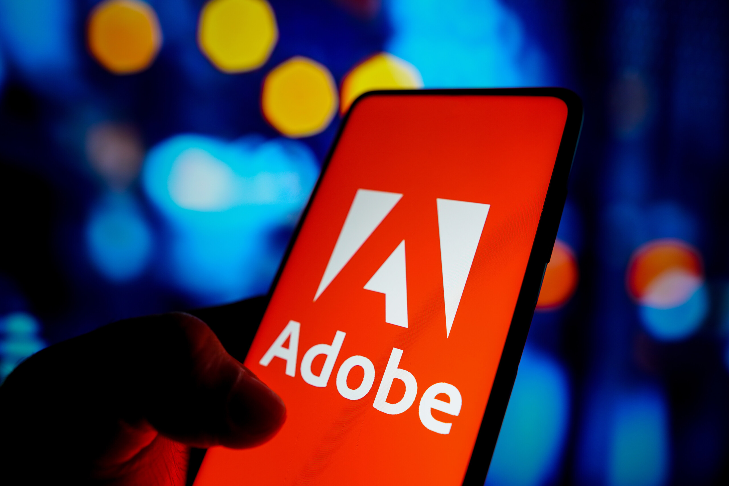 Adobe hebt Jahresziele an – KI beflügelt Wachstum in allen Segmenten