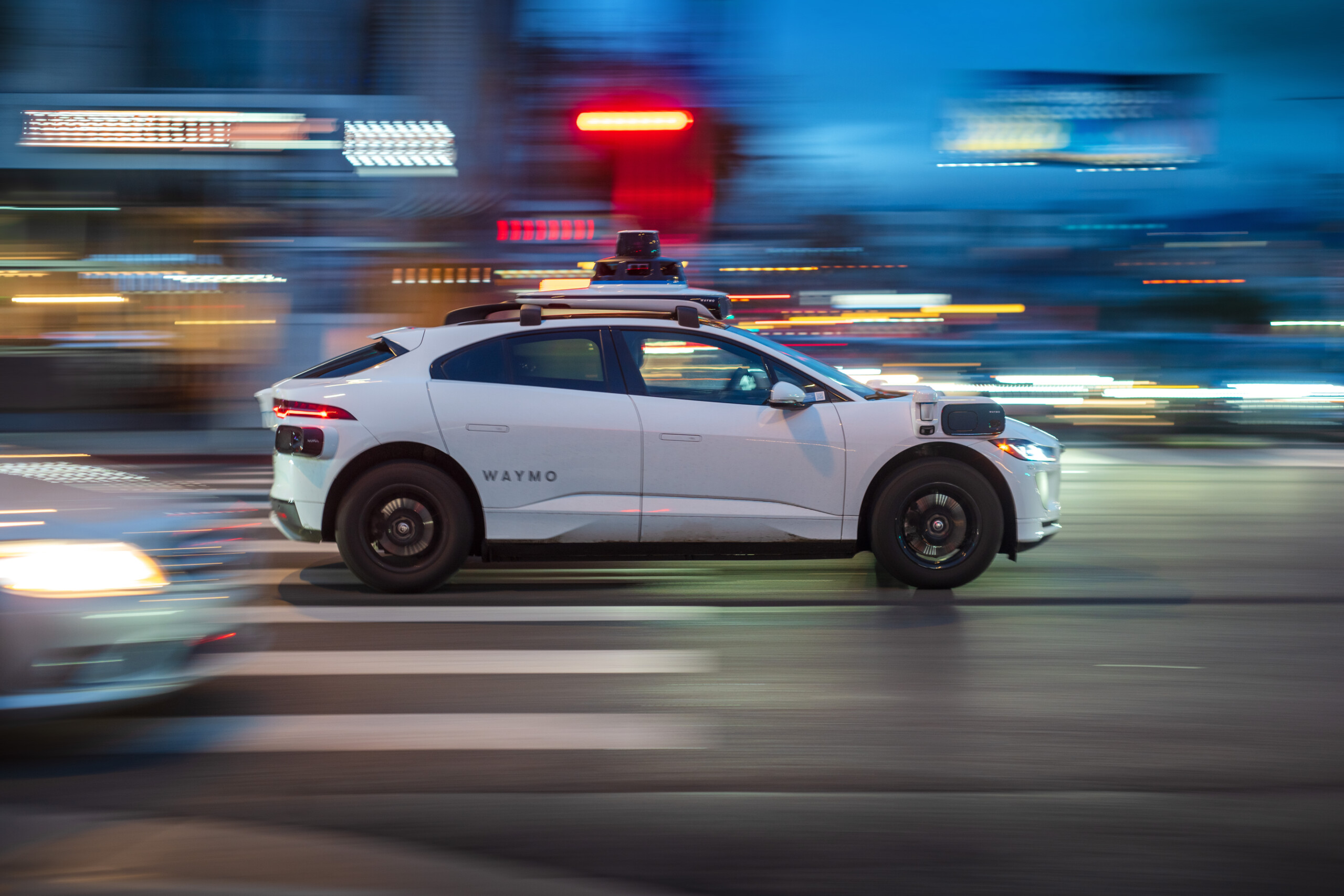 Alphabet: Waymo bringt seine Robotaxis nach Dallas – und startet eine neue Mobilitätsära!