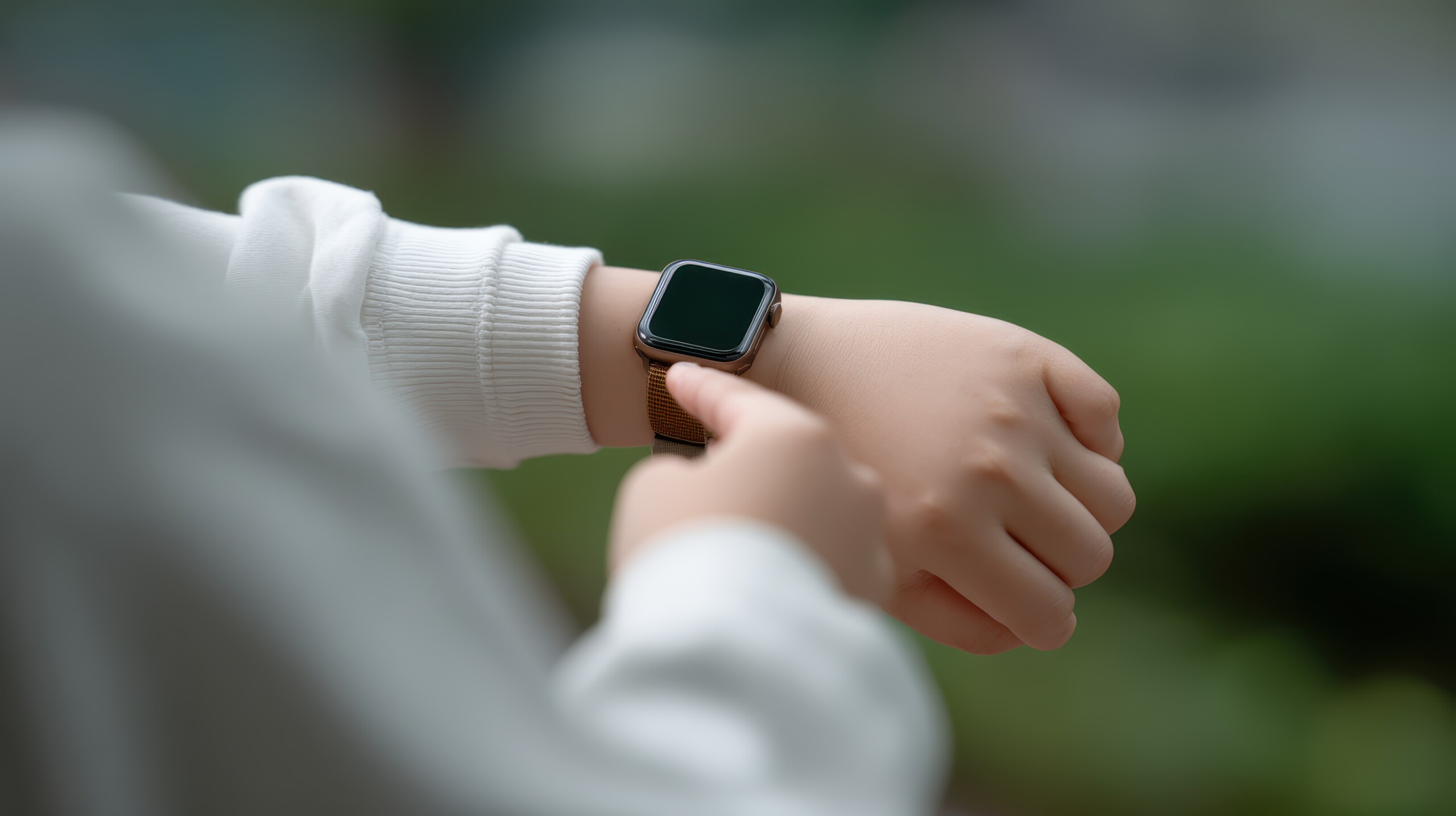 Tragbare KI für das Handgelenk! Amazon schnappt sich das Wearable-Startup Bee!