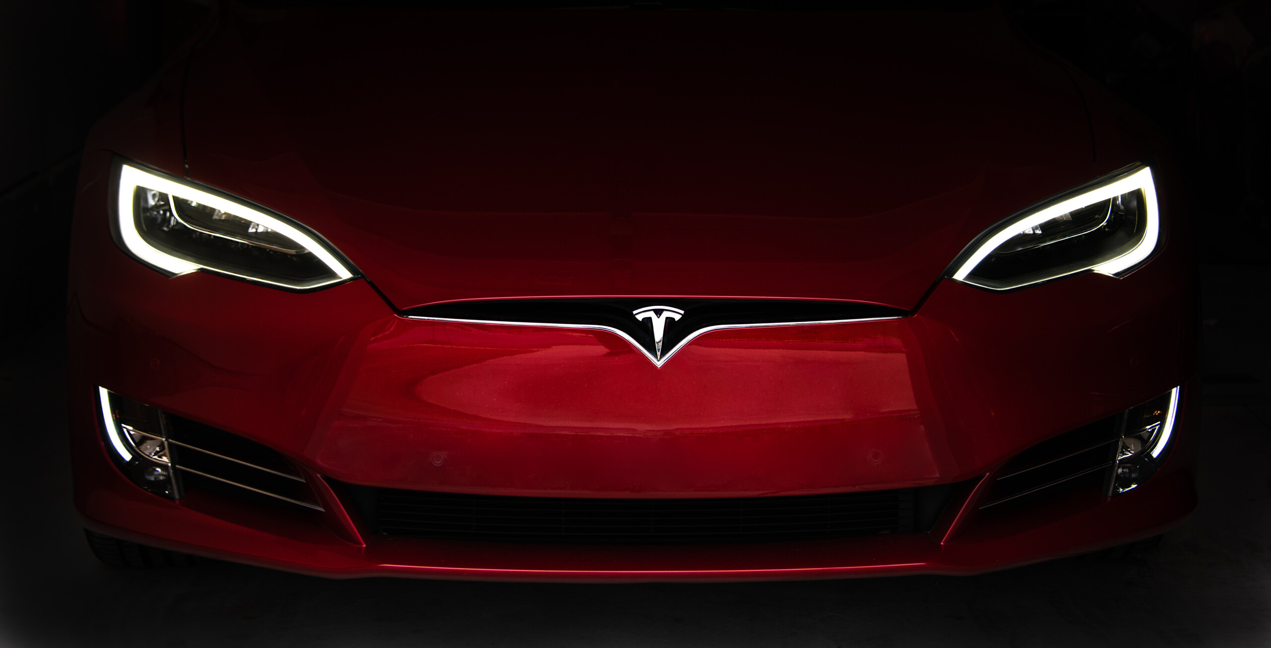 Tesla Q2 2025: Zwischen Rückenwind bei Robotaxis und Gegenwind durch Politik