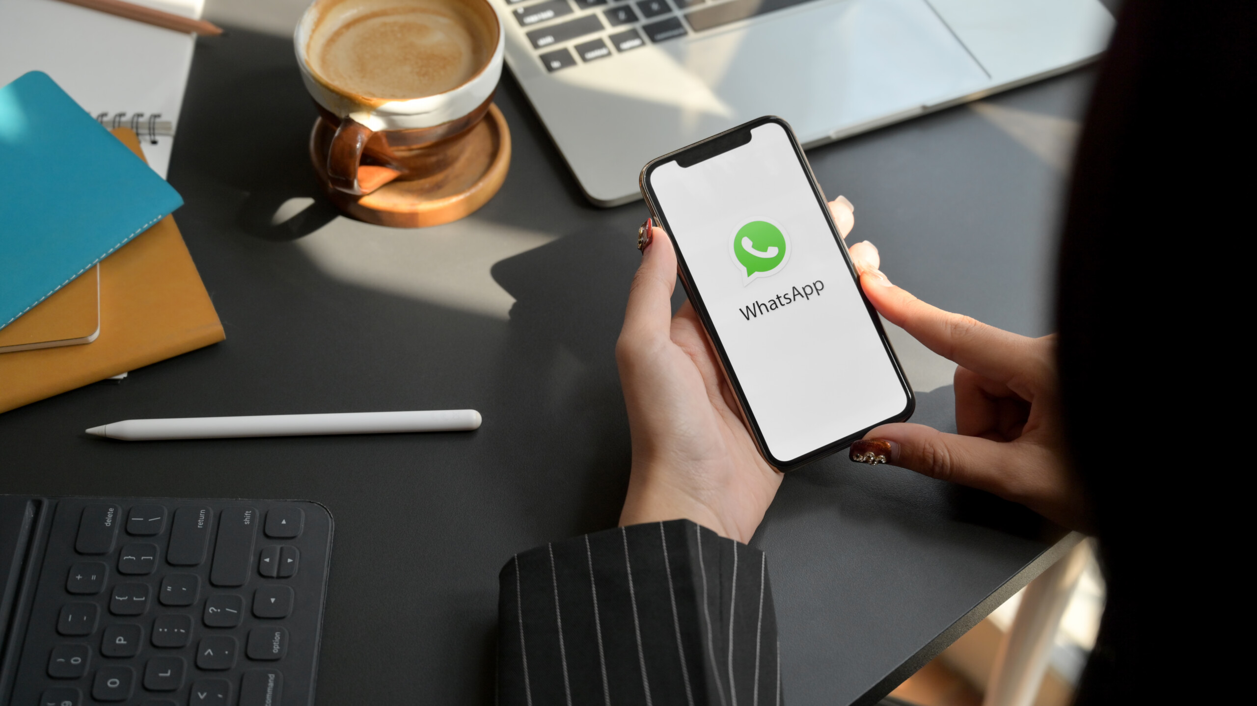 WhatsApp startet Business-Offensive: Zentrale Kampagnen, KI-Features und neue Call-Funktionen