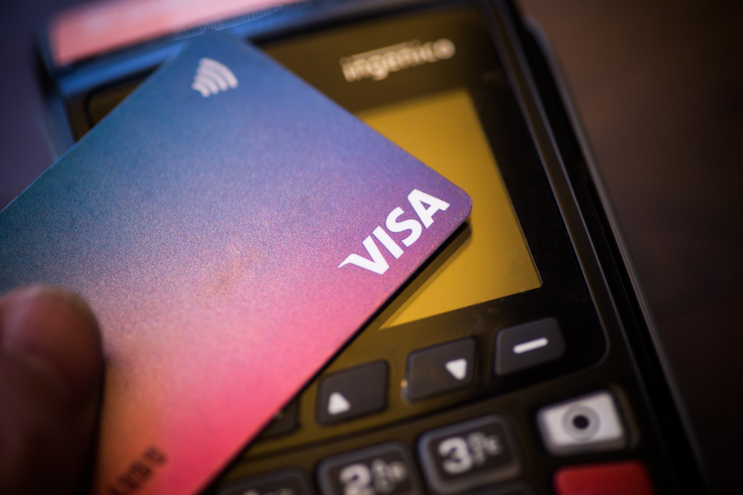 Visa: Zahlungsverkehr im Aufwind, Rekorde bei Volumen und Transaktionen im Q3/2025