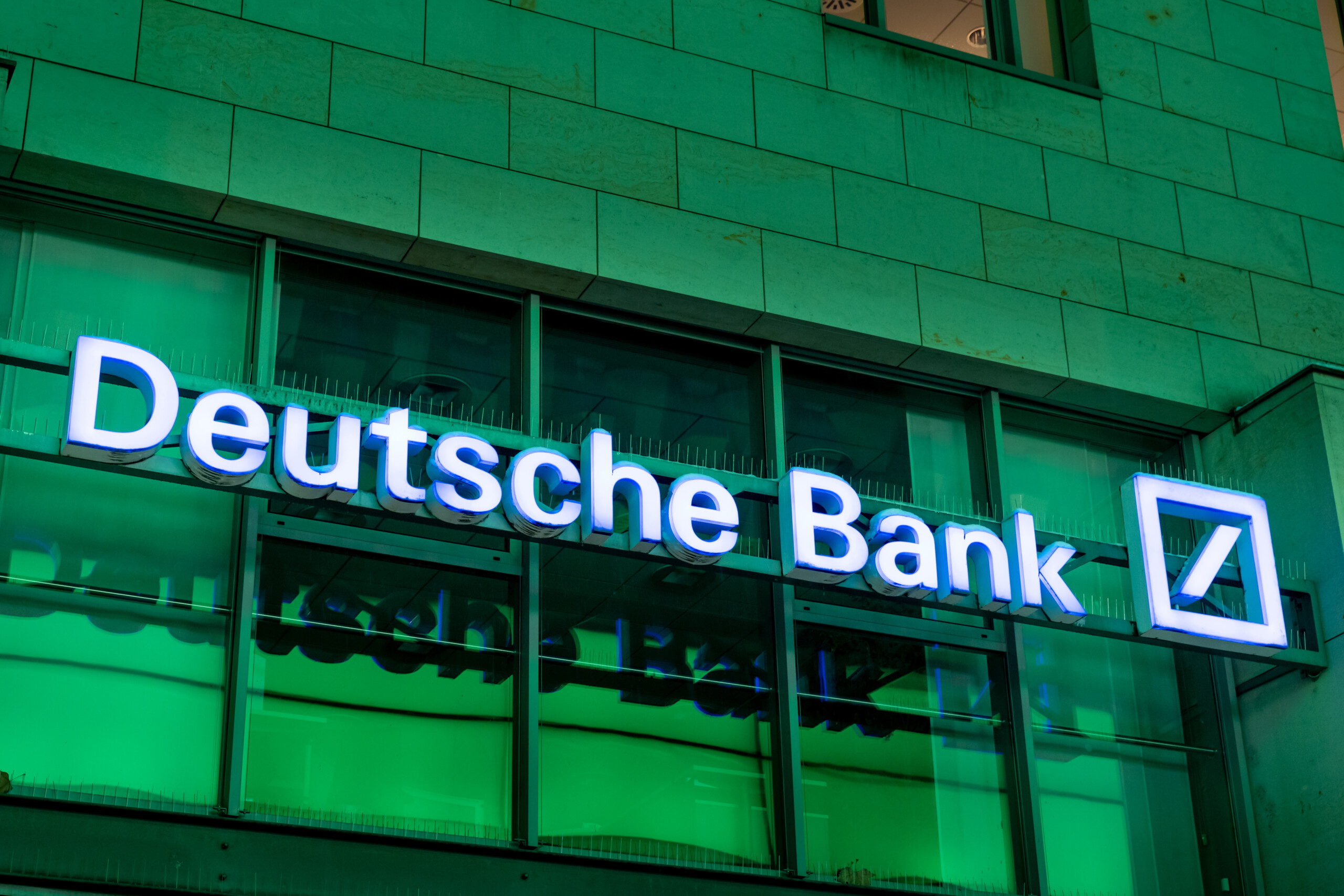 Deutsche Bank: Höchster Halbjahresgewinn seit 2007 und klare strategische Linie!