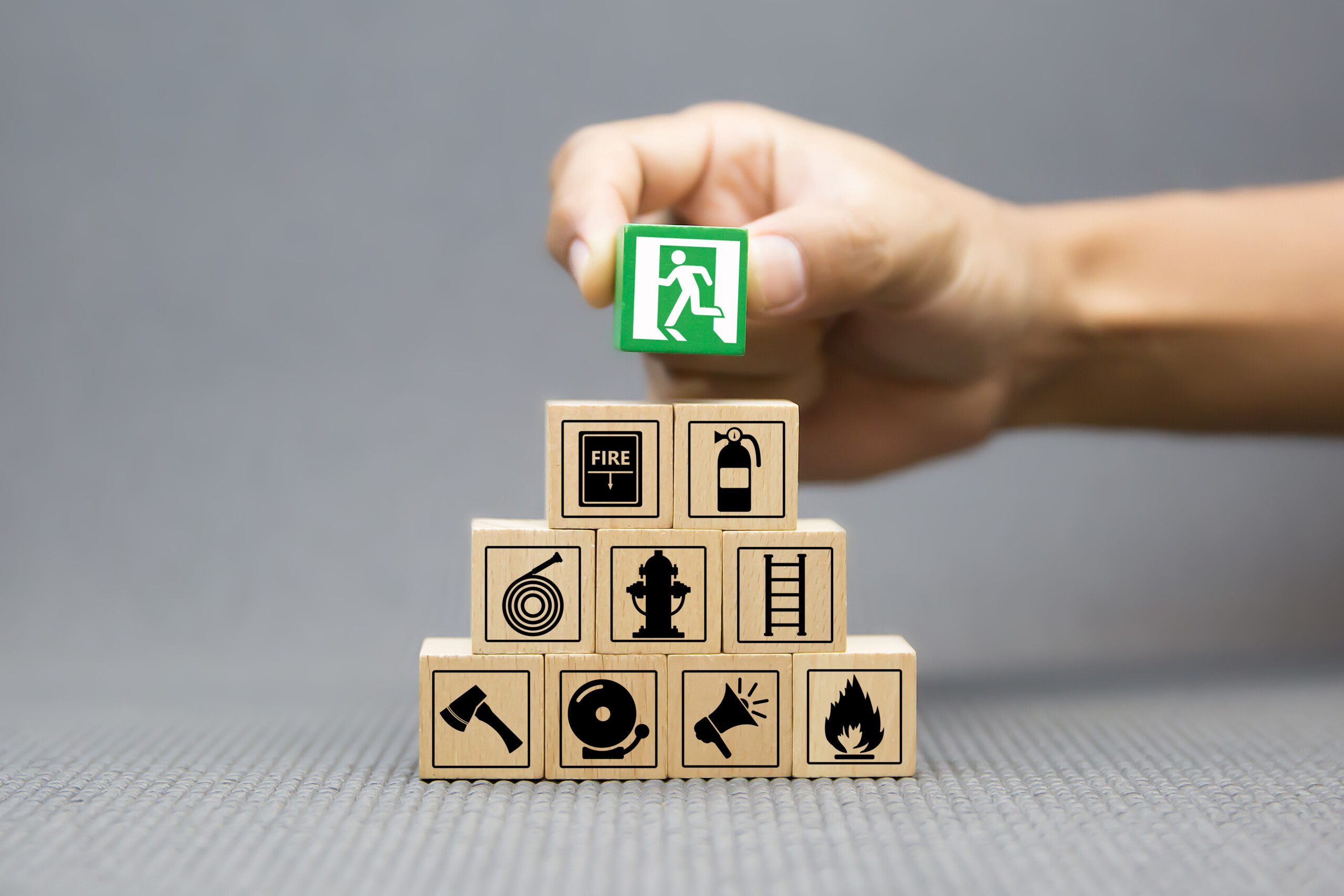 APi Group: Sicherheit als Geschäftsmodell – Infrastruktur und Brandschutz profitiert