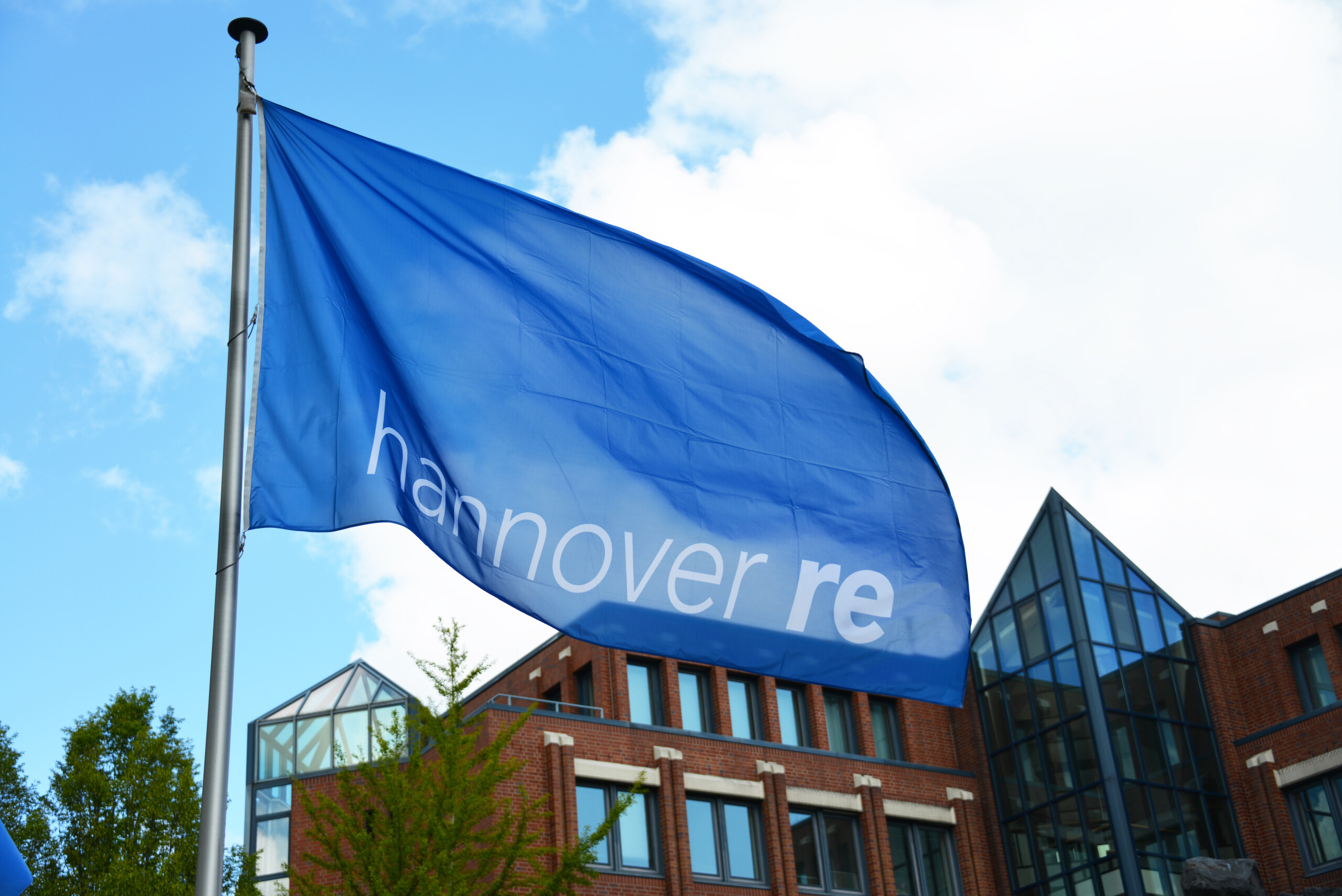 Hannover Rück trotzt Großschäden und Gewinnprognose bleibt stabil