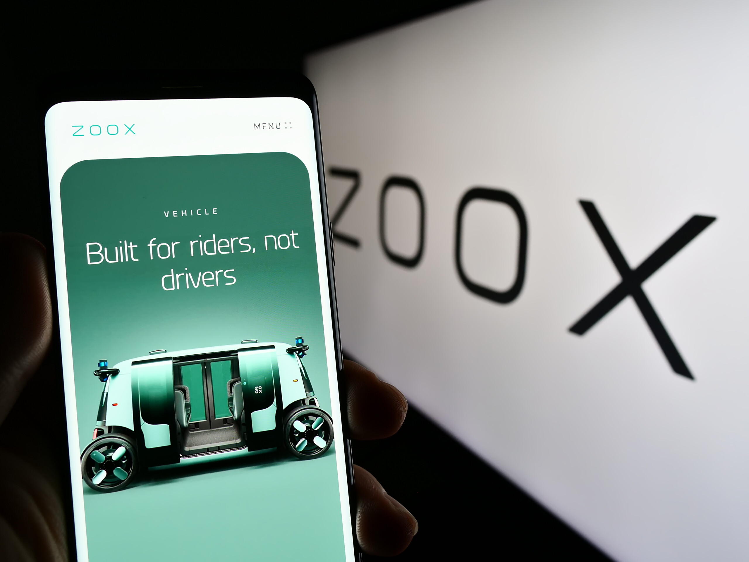 Amazon: Zoox erhält grünes Licht für fahrerlose Robotaxis in den USA!