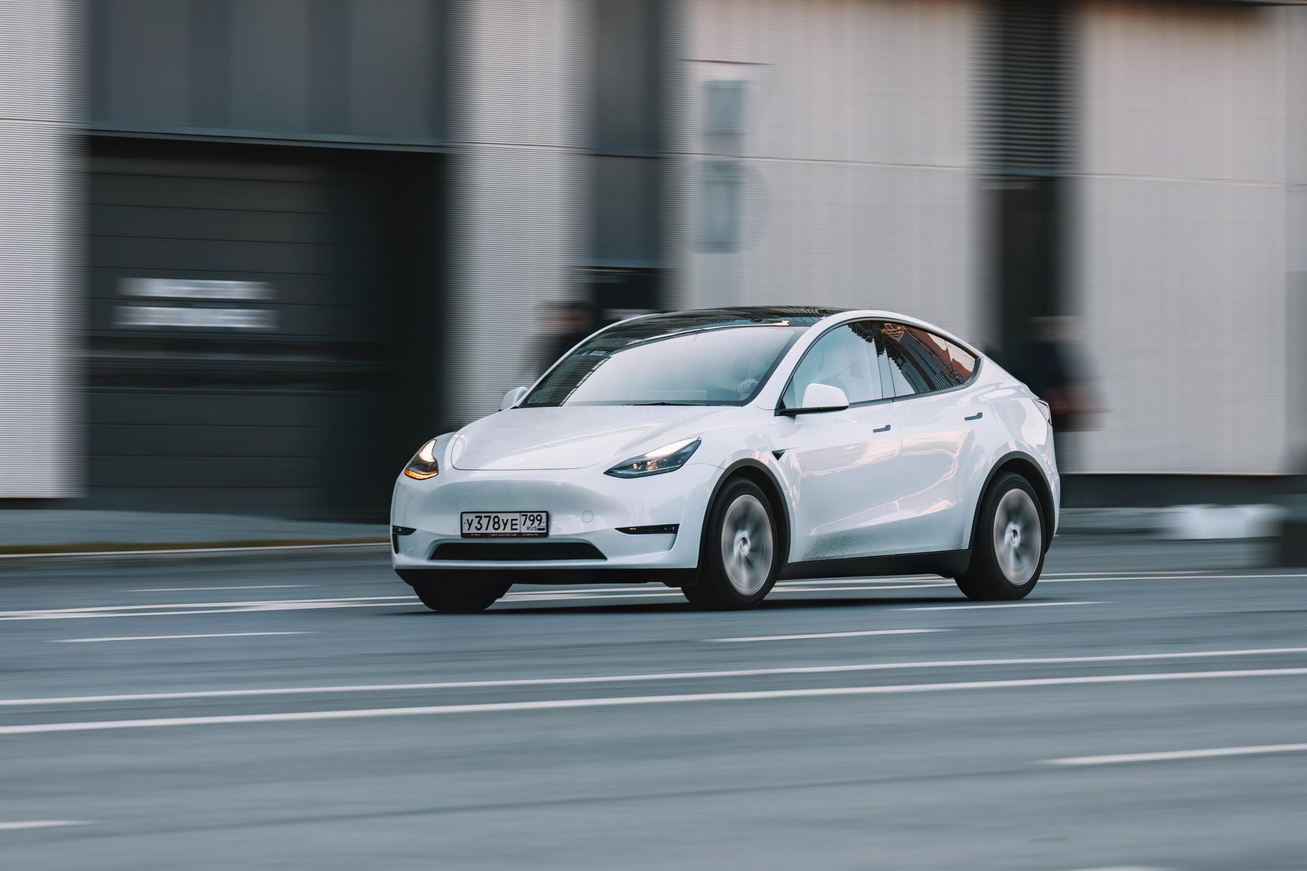 Tesla: Absatz bricht ein – BYD beschleunigt in Europa!