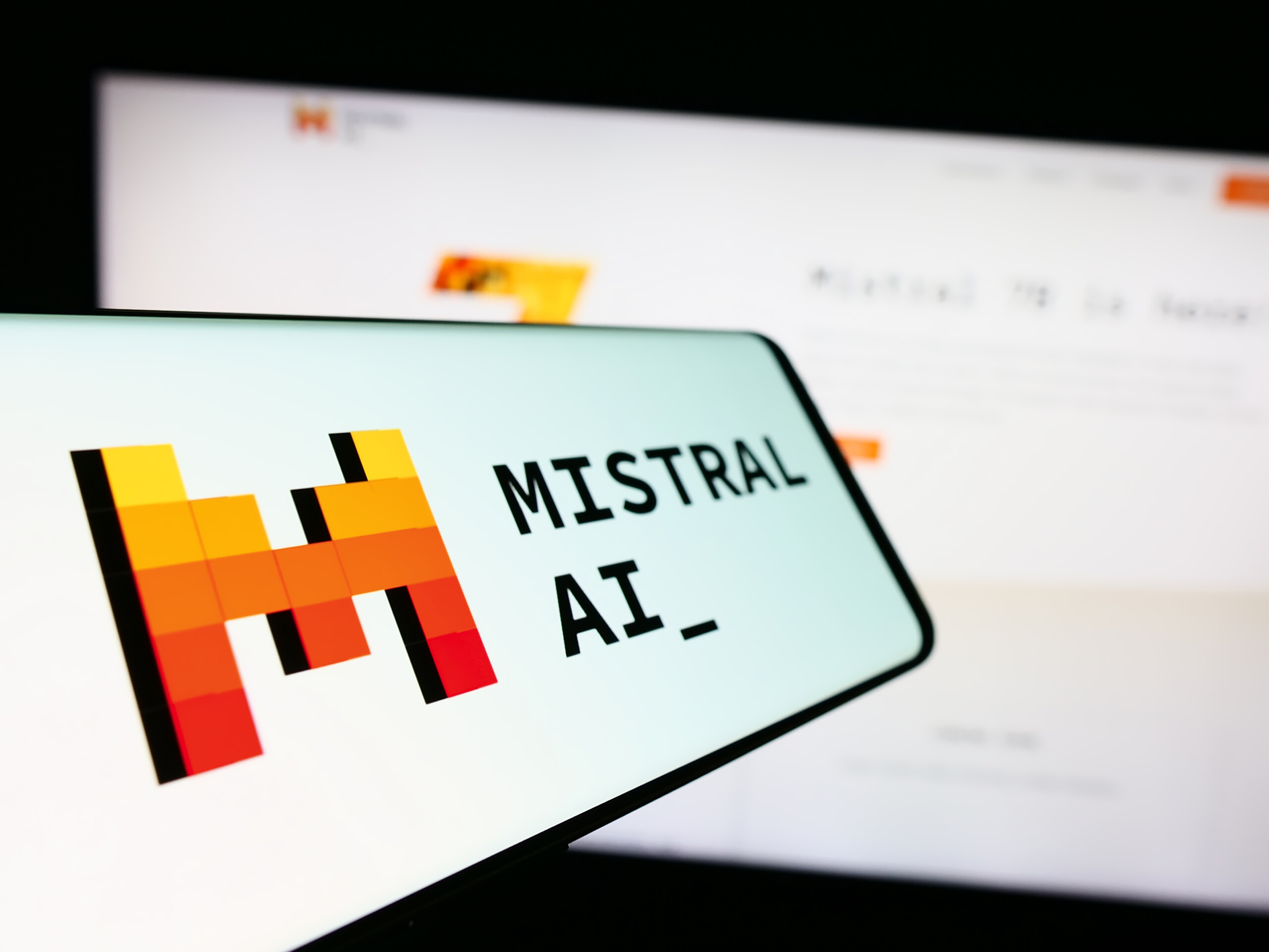 Mistral AI verdoppelt Bewertung auf 14 Mrd. USD durch ASML-Investment