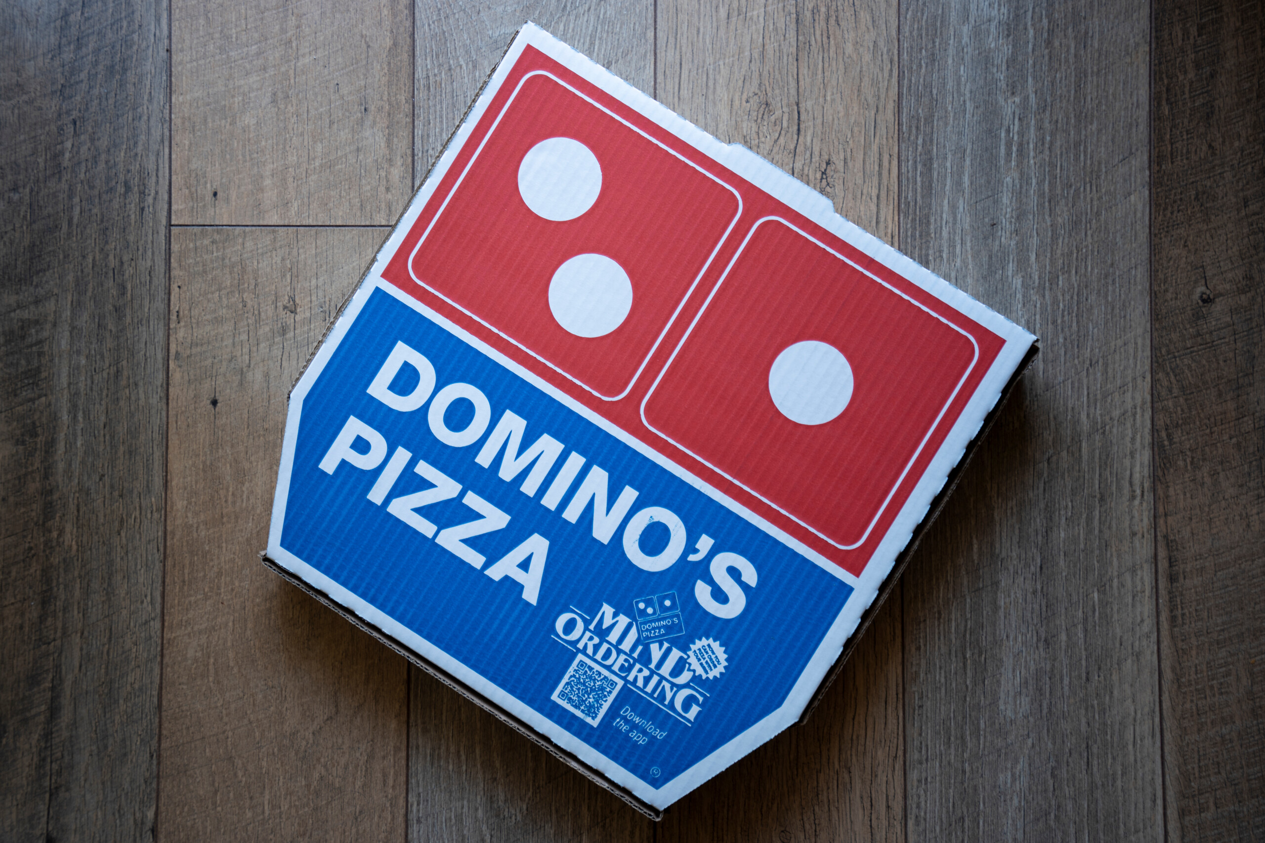 Domino’s Pizza liefert ab: Starkes Umsatzwachstum trotz sinkendem Gewinn
