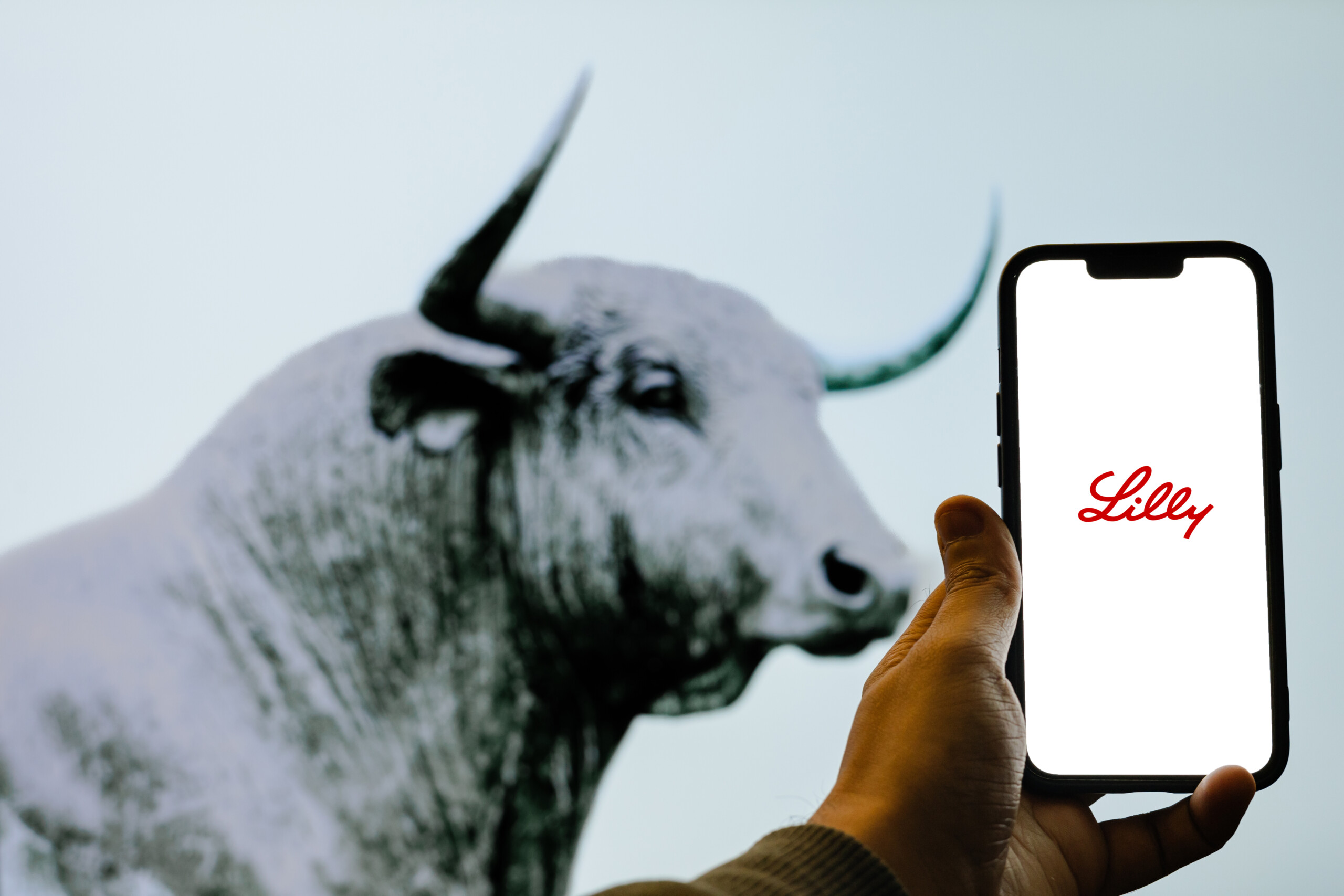 Eli Lilly bereitet Milliarden Dosen neuer Abnehmpille vor