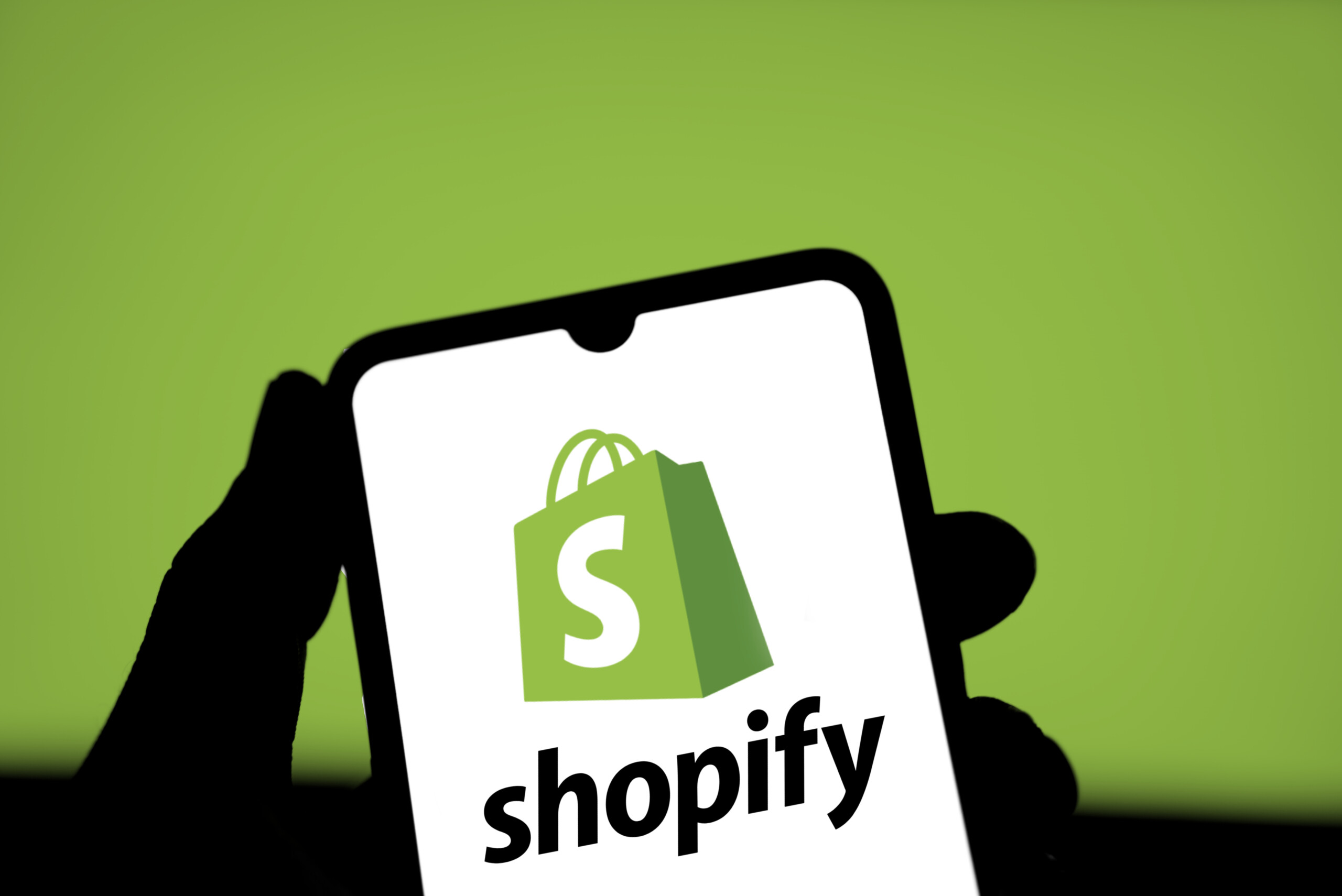 Shopify entfacht den Shopping-Turbo! KI, ChatGPT und Rekordwachstum treiben den E-Commerce-Riesen voran!