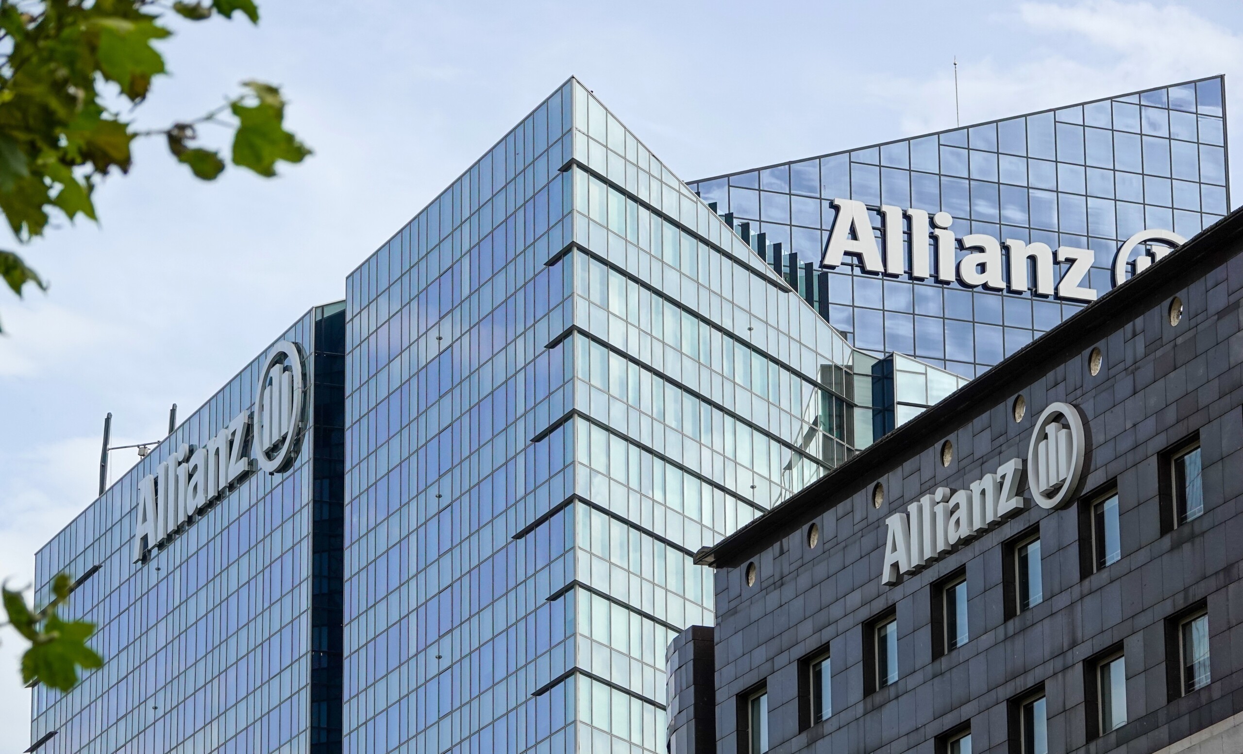 Allianz: Versicherungskonzern hebt Prognose nach starkem 3. Quartal deutlich an!