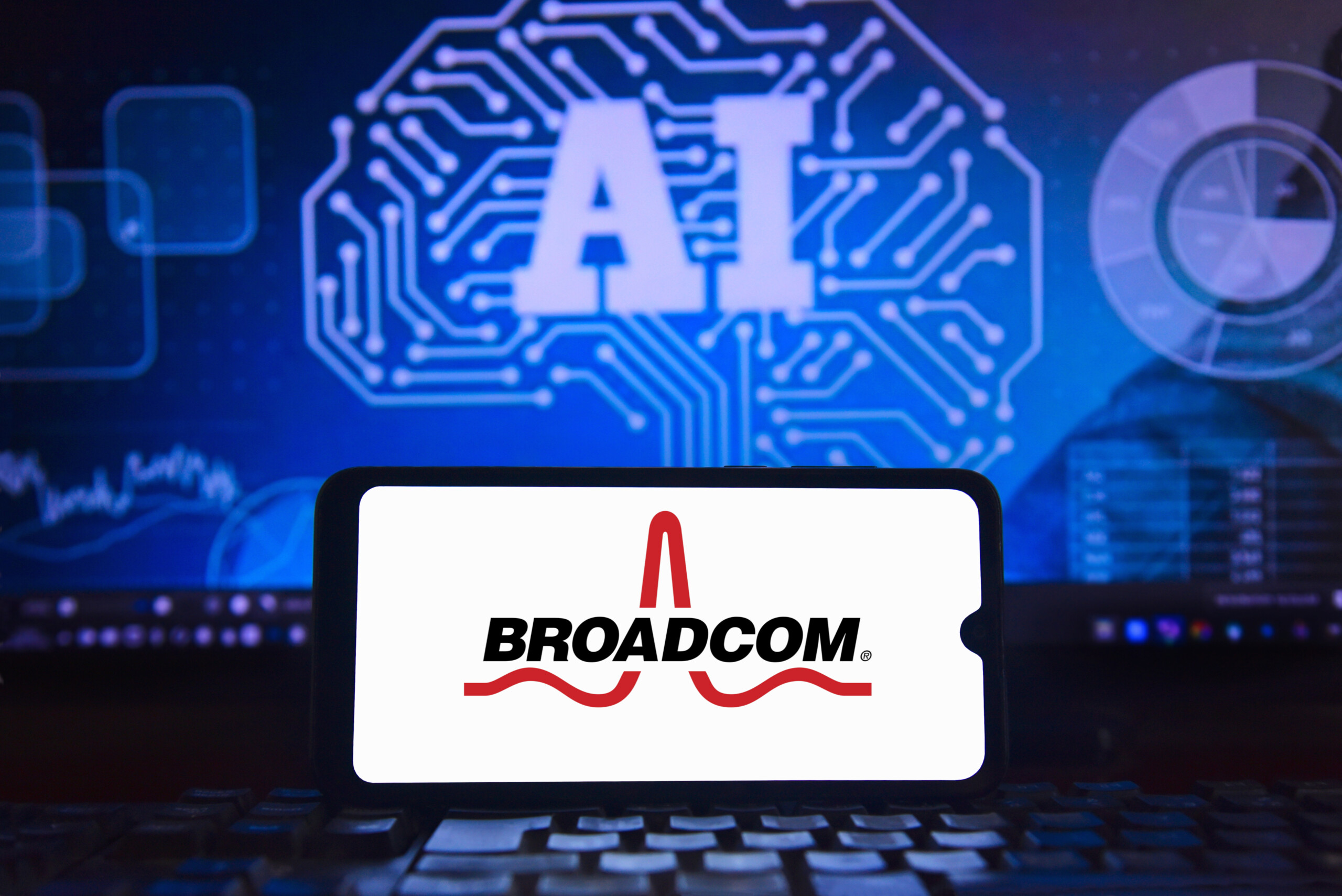 Broadcom festigt seine Stellung! Deals mit Google und Anthropic, Quanten-Schutz und Rekord-Wachstum!